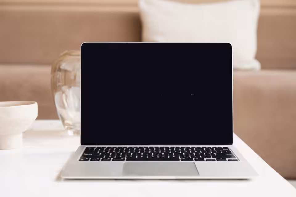 14 inç ince dizüstü bilgisayar, 16 GB RAM, 512 GB SSD — fotoğraf 1/4
