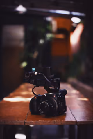 Kompakt video kamerası ve gimbal