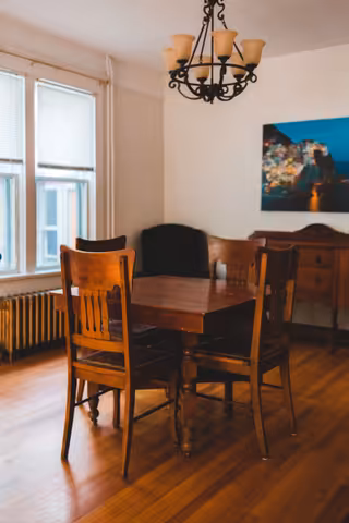 Orta ahşap yemek masası takımı, 6 sandalye