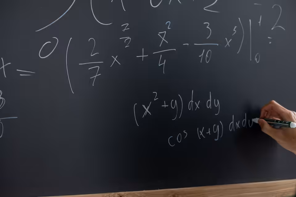 Matematik: Öğretmenin evi veya Öğrencinin evi birebir ders — fotoğraf 1/2