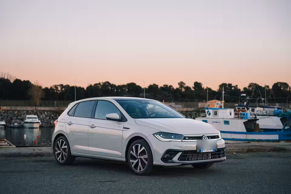 2022 Volkswagen Polo 1.0 TSI Style · Benzin Otomatik · Temiz — fotoğraf 1/3