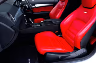 Spor coupe kırmızı deri spor koltuk